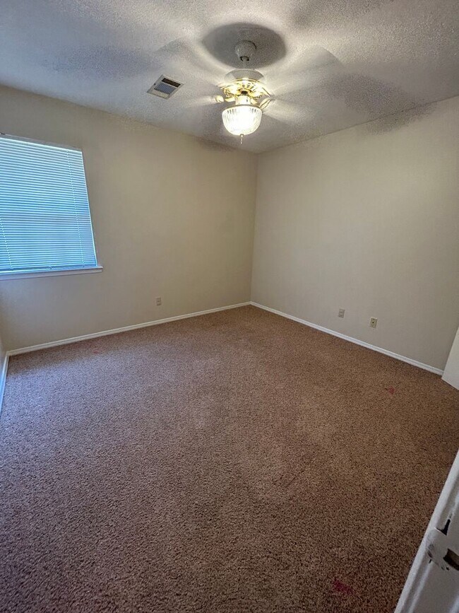 Building Photo - 1209 S 41ST CIR DUPLEX