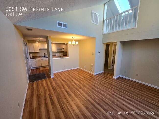 Building Photo - Bright and Charming Duplex W/ Loft in the ...