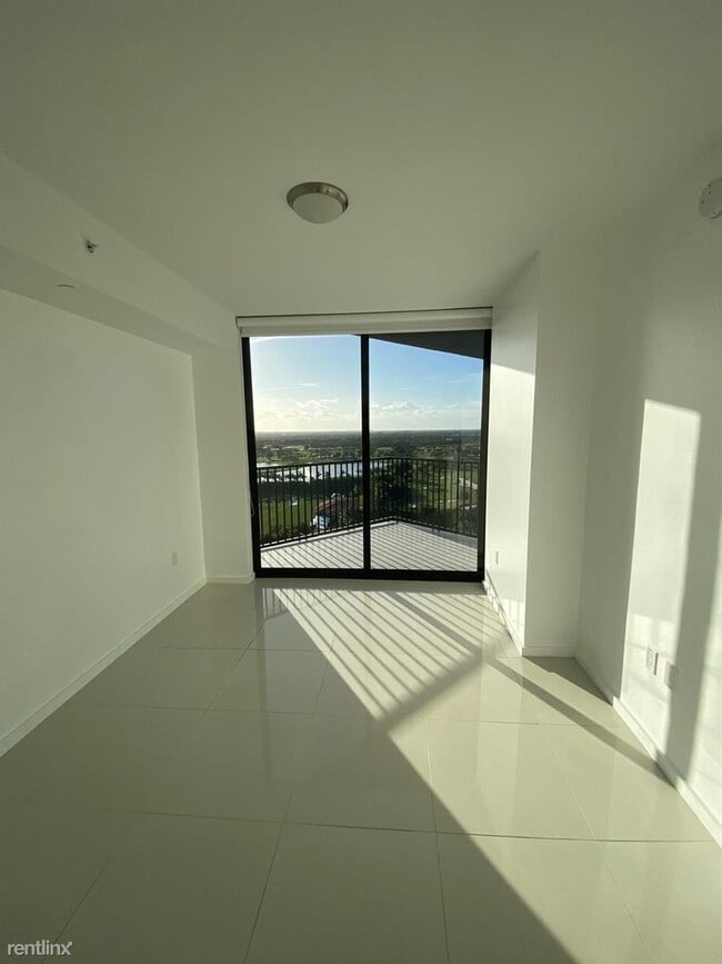 Building Photo - 2 br, 2 bath  - Paseo at Downtown Doral