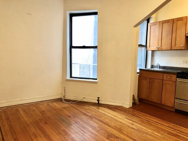 Foto del edificio - 635 E 9th St