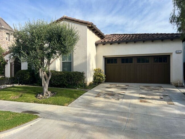 Building Photo - Spacious Single Story Home in Columbus Square