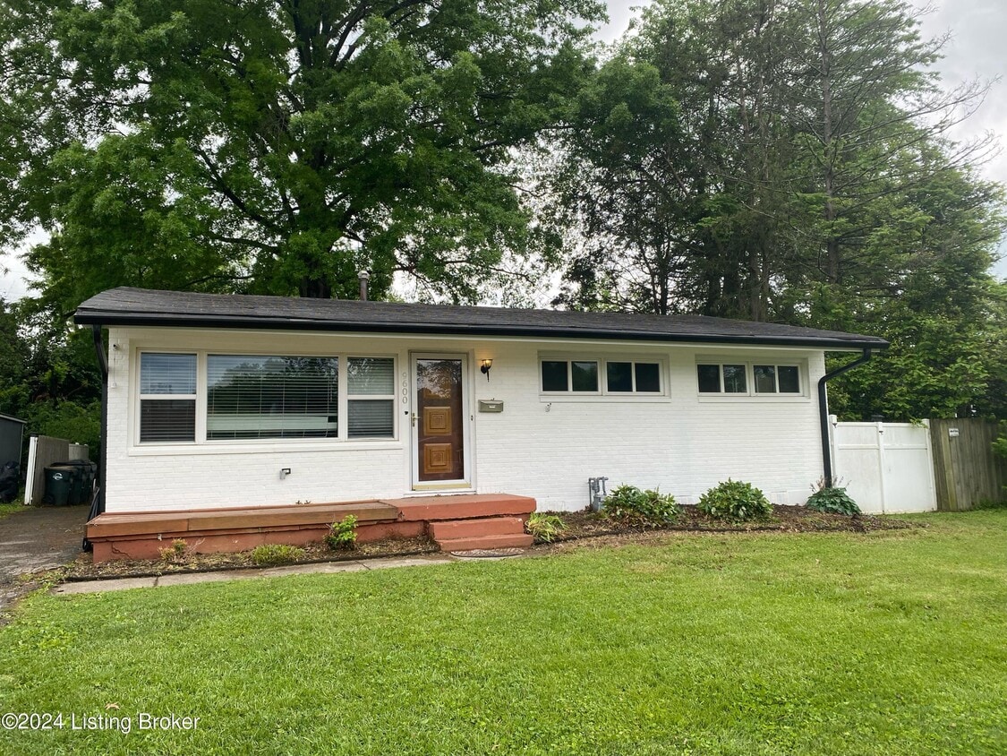 9600 Sue Helen Dr, Jeffersontown, KY 40299 House Rental in