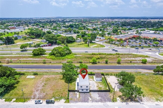 Foto del edificio - 21845 Goulds Ave