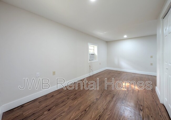 Foto del edificio - 2022 Dellwood Ave