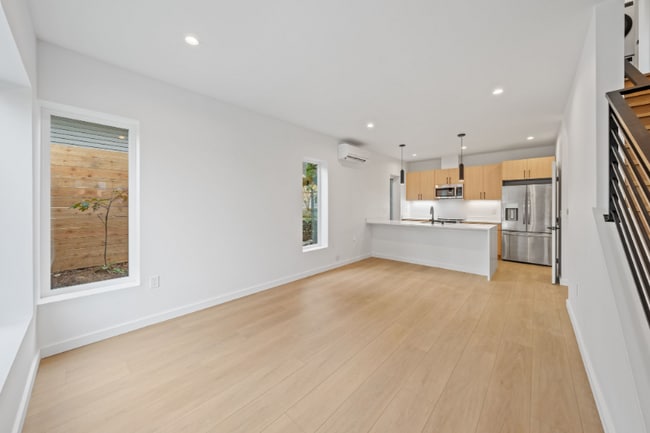 Foto del edificio - 7904 20th Ave SW