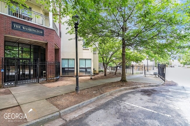 Foto del edificio - 870 Mayson Turner Rd NW