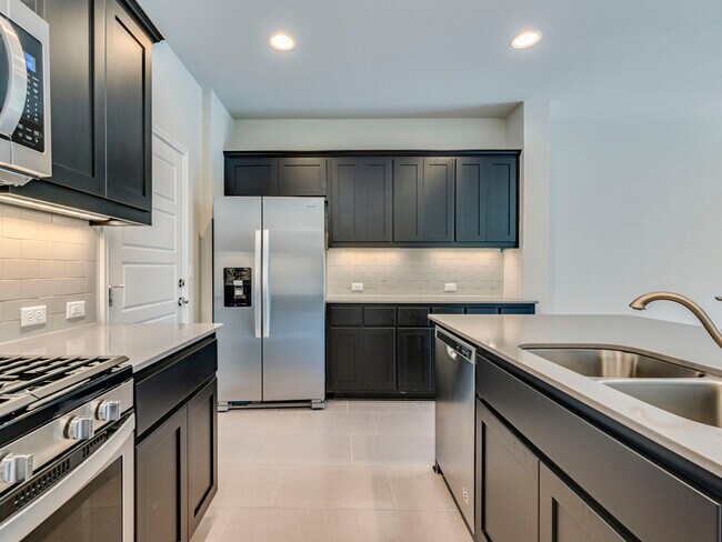 Foto del edificio - 13800 Lyndhurst St