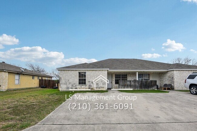 Foto del edificio - 7636 Oak Chase