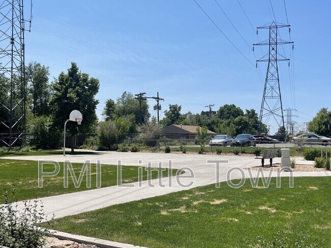 Foto del edificio - 9786 W 22nd Pl