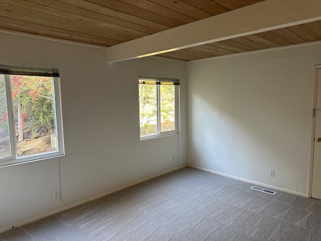 Building Photo - 121 Escanyo Way