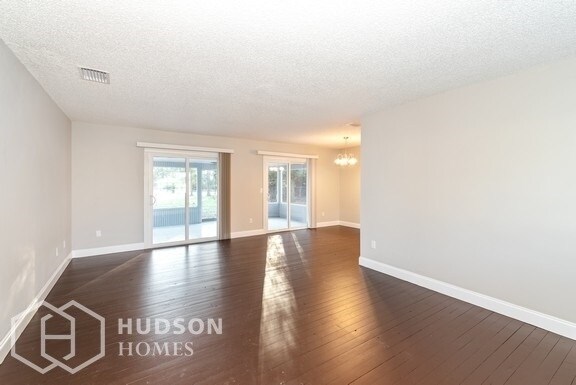 Building Photo - 827 Du Bois Ave SE