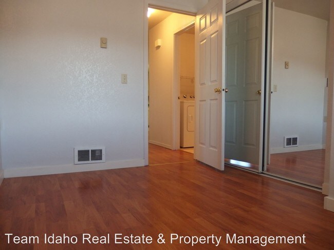 Foto del edificio - 1443 Northwood Dr