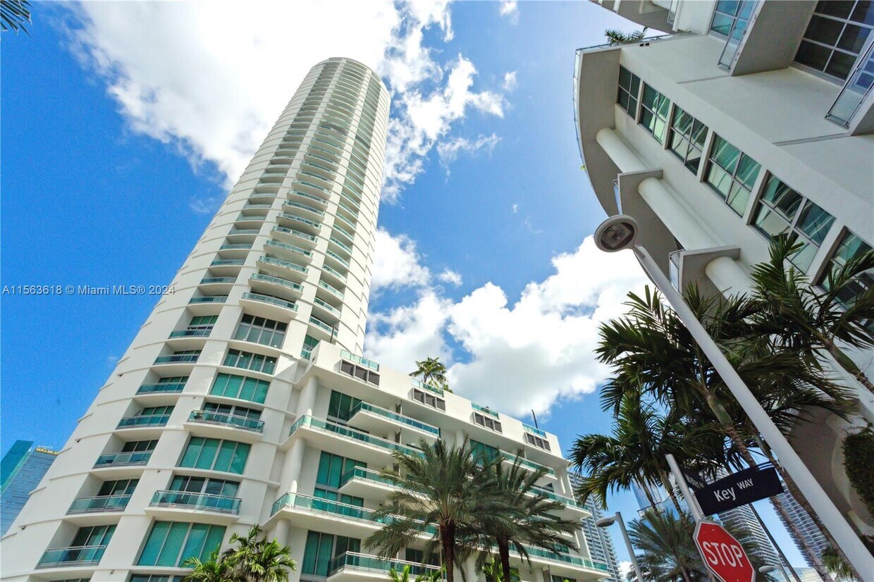 Primary Photo - 350 S Miami Ave