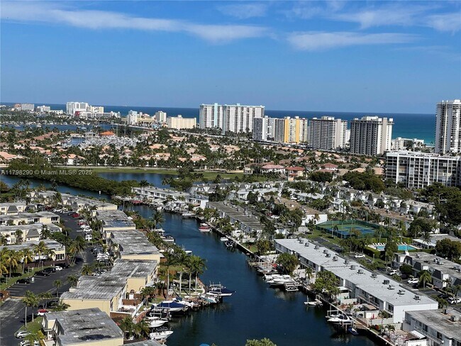Foto del edificio - 2500 Parkview Dr