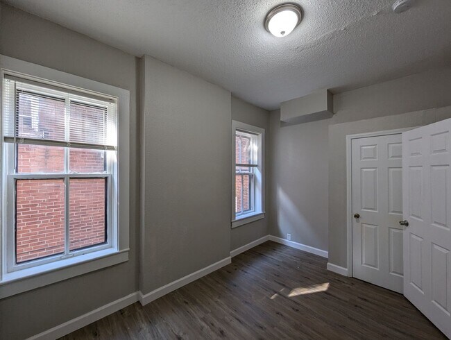 Building Photo - 4642 Virginia Ave