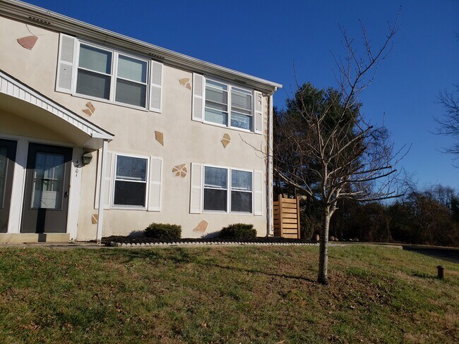 Building Photo - 4501 Winding Brook Dr