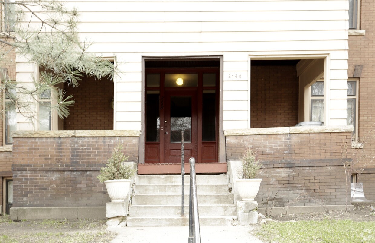 Foto del edificio - 2448 1st Ave S
