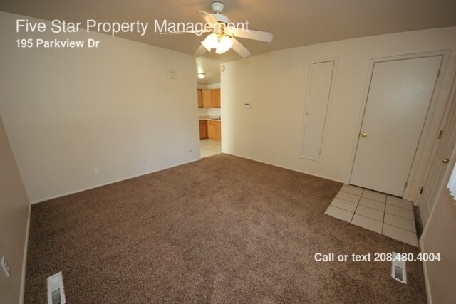 Building Photo - 195 Parkview Dr