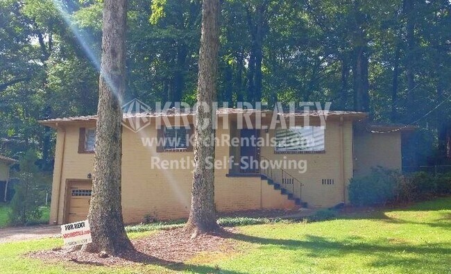 Building Photo - Gorgeous 3-Bed, 2-Bath Home w/ Garage!
