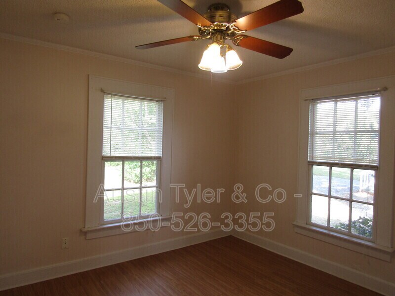 Building Photo - 4262 Kelson Ave