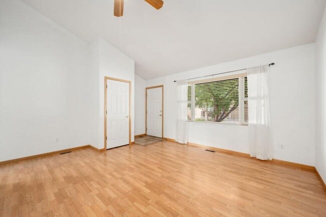Building Photo - 1632 Ukiah Ln