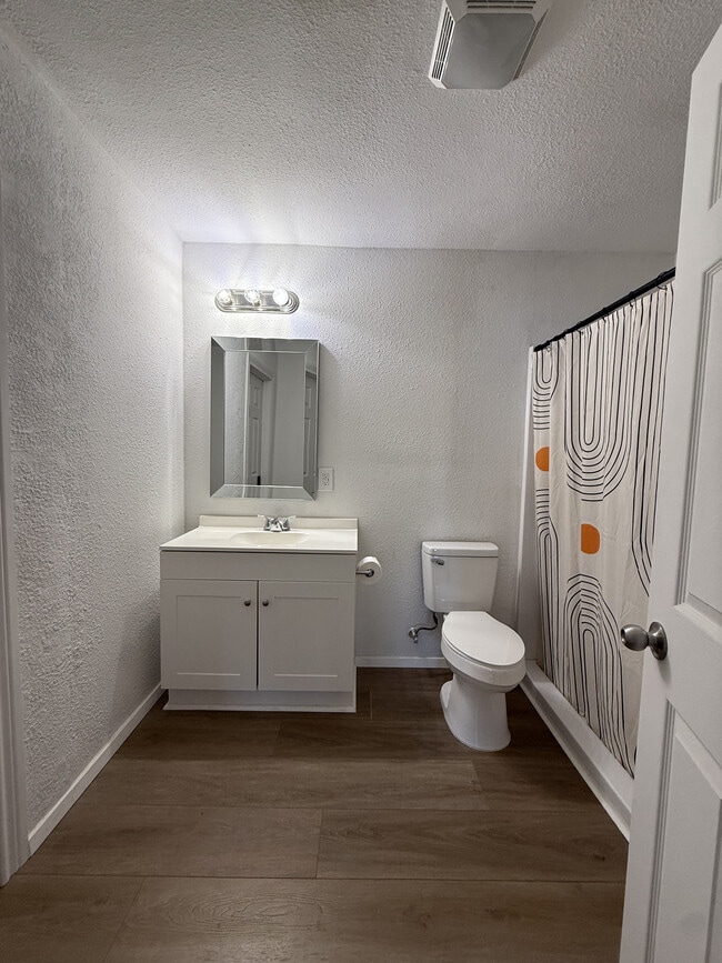 Building Photo - 207 Arnett Dr