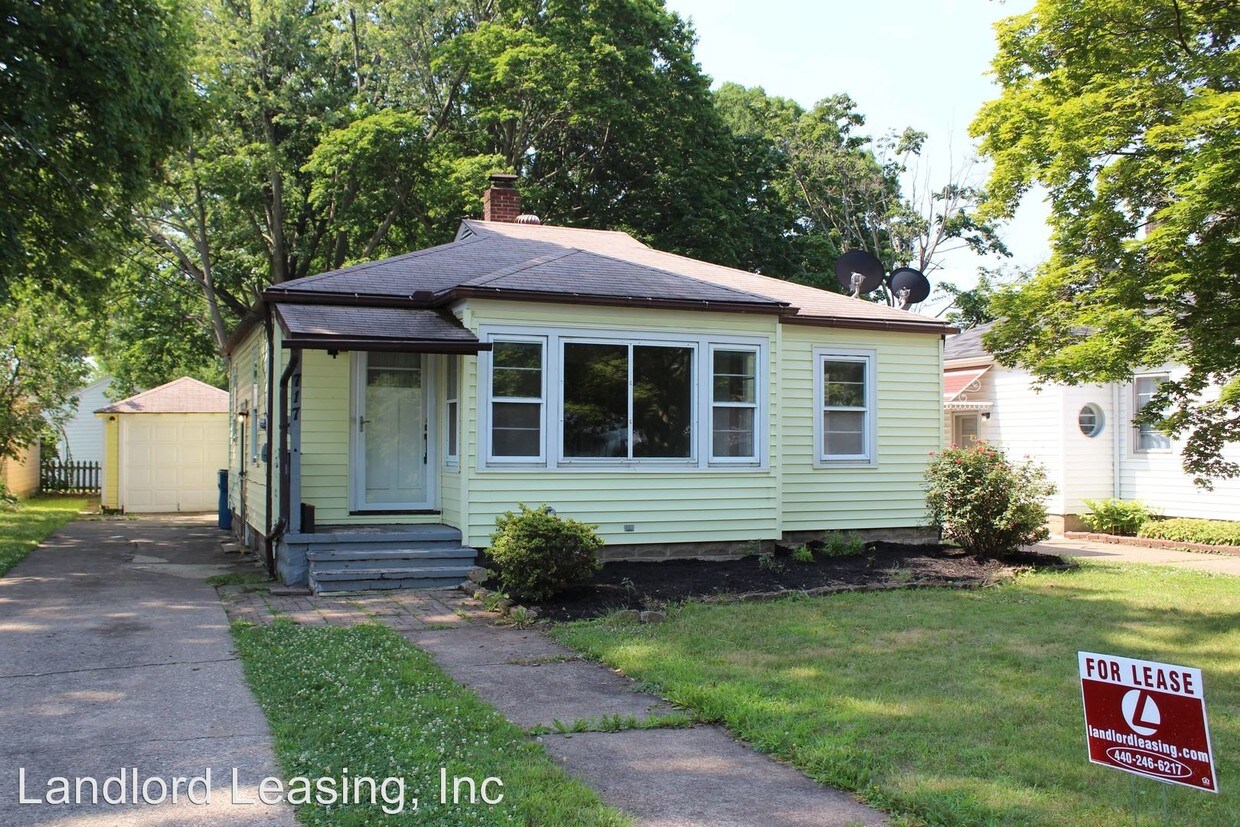 Foto principal - 2 br, 2 bath House - 717 W. 32nd Street