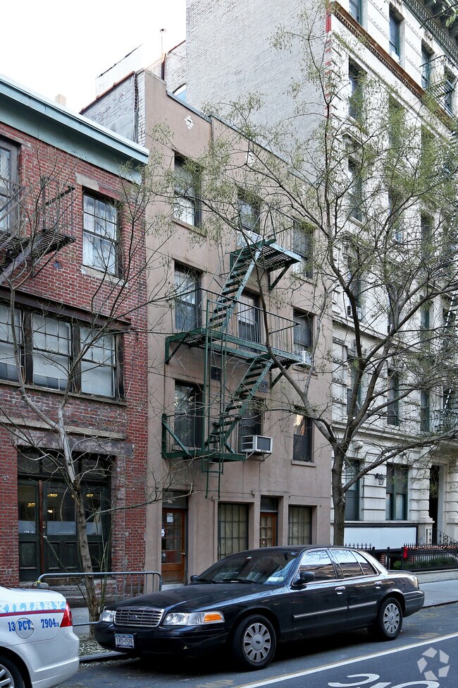 227 - 231 E 21st St - 229-231 E 21st St