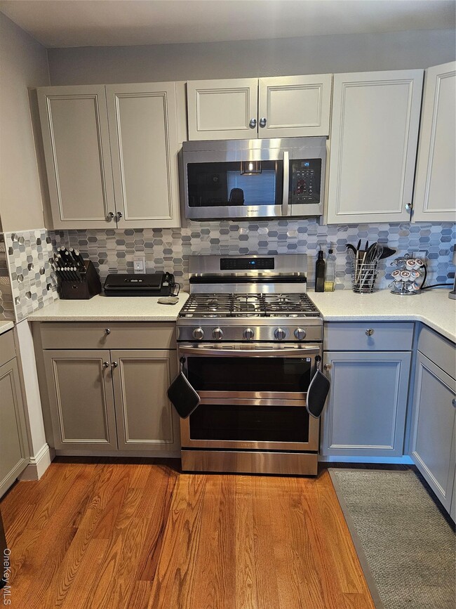 Building Photo - 20 Lexington Hills Rd