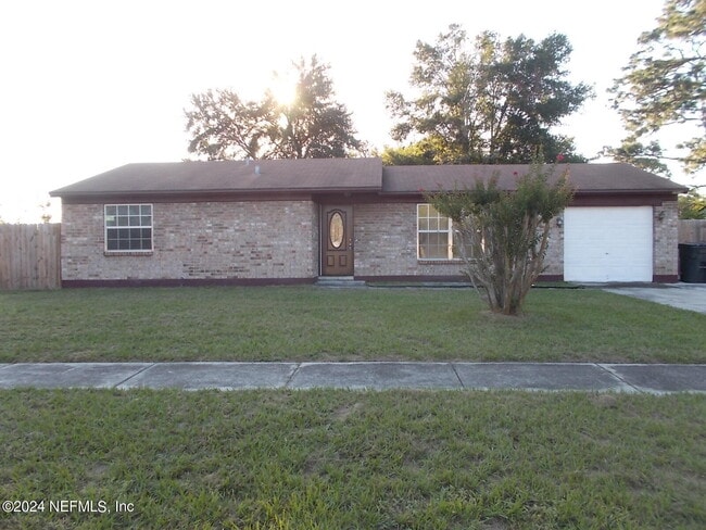 Building Photo - 2666 Kenwood Dr E