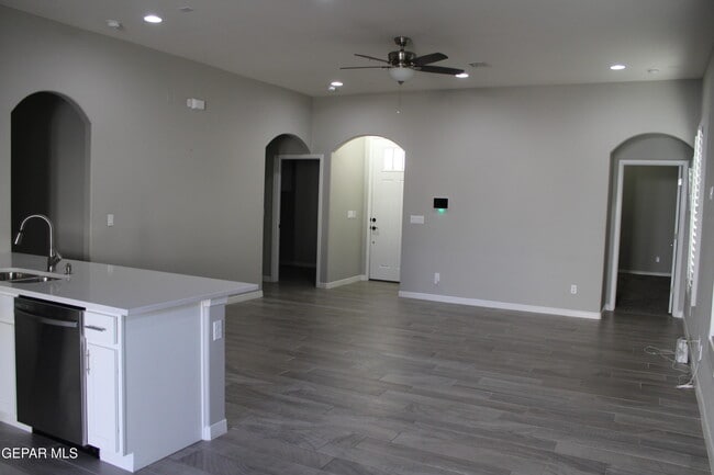 Building Photo - 754 Flexford St