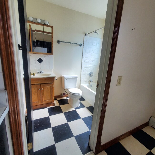 Foto del edificio - 521 W 10th St