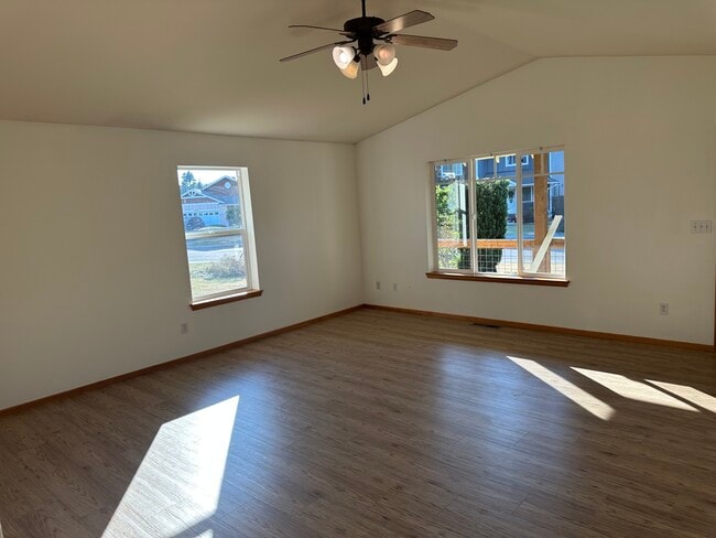 Building Photo - 4831 Starfish Ln