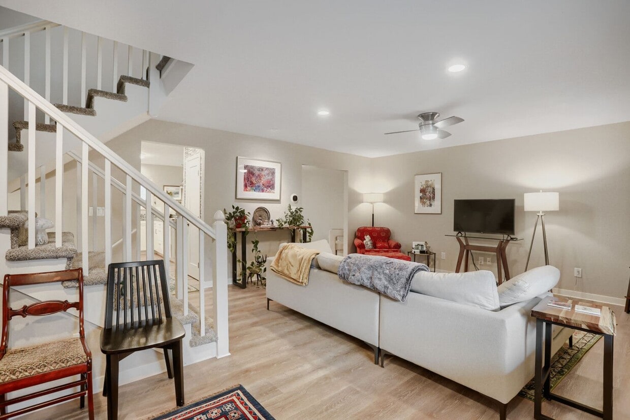 Photo - 1530 Greenbriar Blvd
