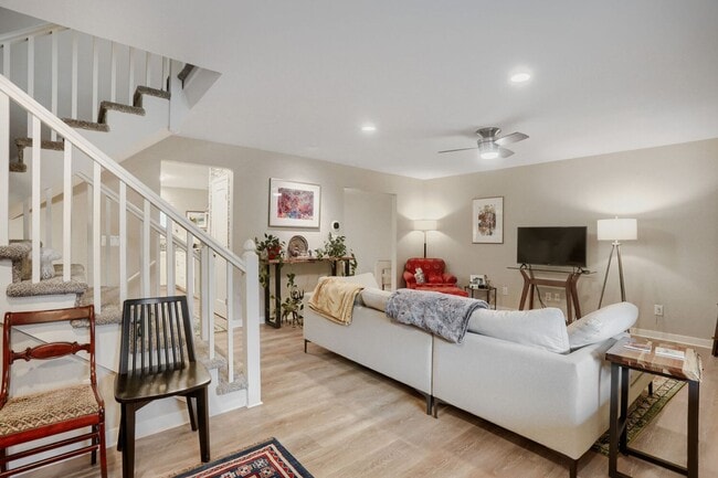 Photo - 1530 Greenbriar Blvd Apartment