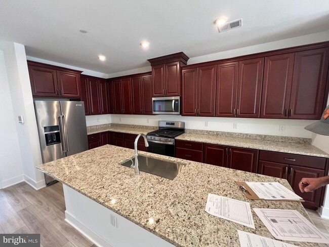 Building Photo - 8106 Donatello Dr