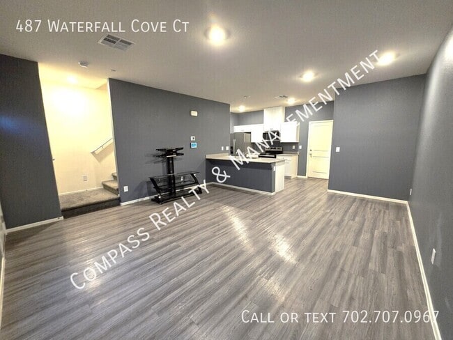 Foto del edificio - 487 Waterfall Cv Ct