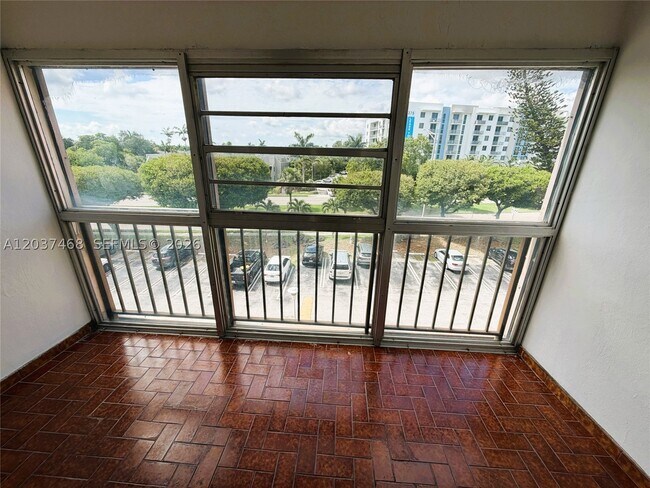 Foto del edificio - 406 W Park Dr