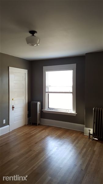 Building Photo - 422 Lafayette Ave NE