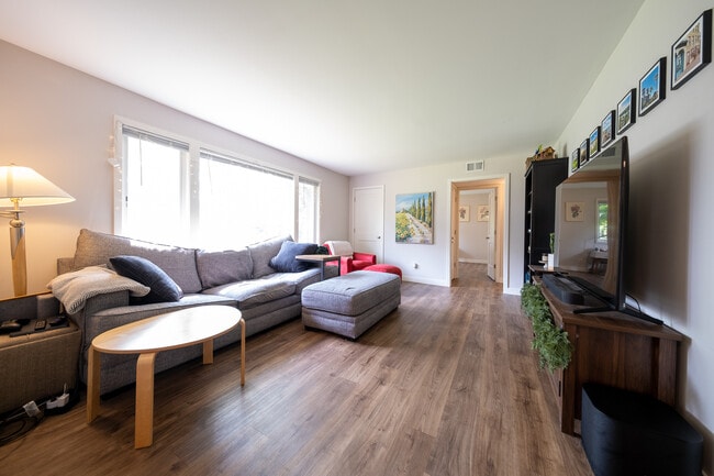 Foto del edificio - 7238 Knox Ave S