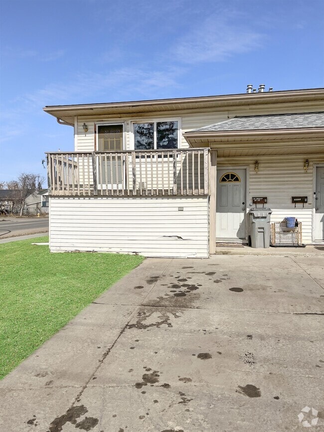 Building Photo - 10031 B 106 Ave.