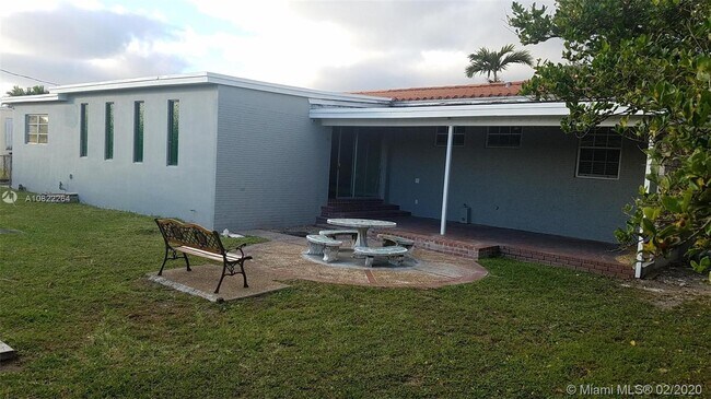 Foto del edificio - 8420 SW 27th Ln