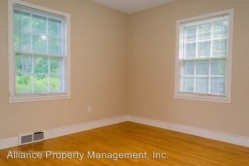 Building Photo - 5 br, 2 bath Room For Rent - 1020 Ratone St.