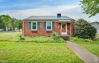 Building Photo - 1121 Midland Dr