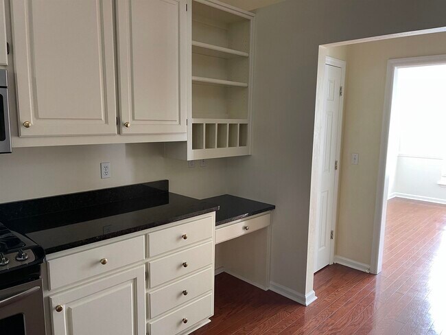 Building Photo - 6309 Coach House Ct