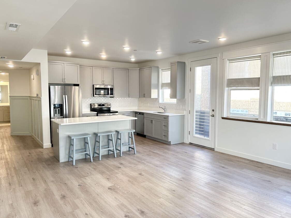 Photo - 5208 W Black Twig Dr (South Jordan, UT)