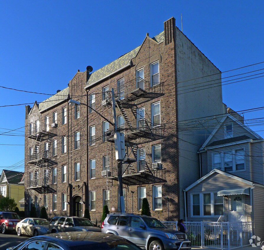 Primary Photo - 104-28 117th St