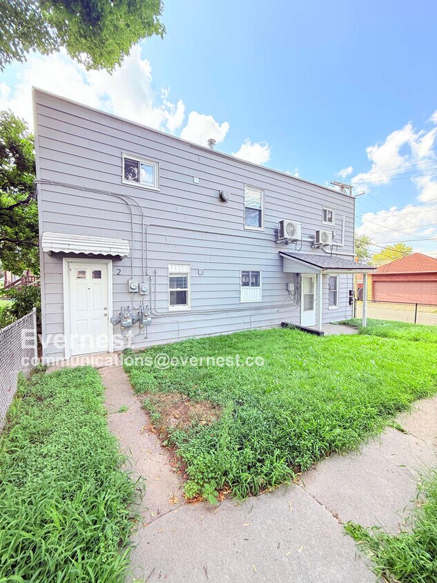 Primary Photo - 68 E James St