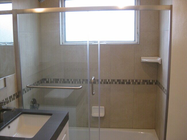 Foto del edificio - 300 Cortland Ave