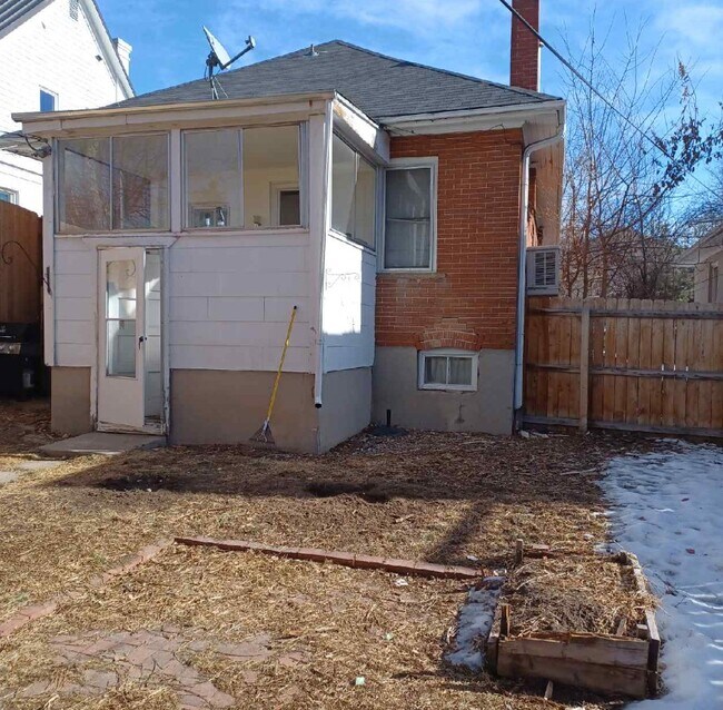 Foto del edificio - 233 S Franklin St